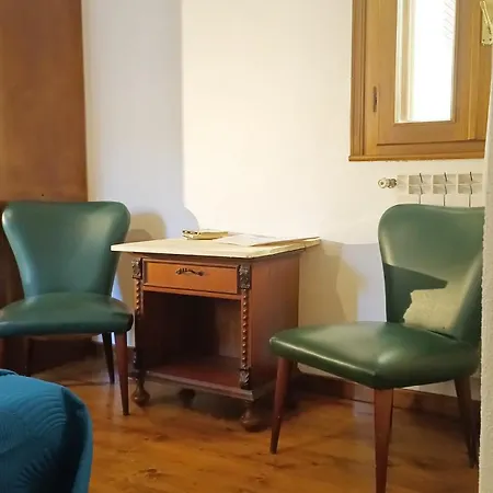 Oda ve Kahvaltı Mirabilia 1 *